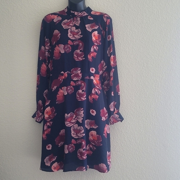 Banana Republic NWT Size 4 Mid Length Navy Blue Floral Dress
